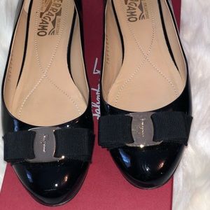 Ferragamo Black Payent Varuna Flats